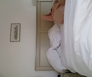 ცოლი მეგობრებს