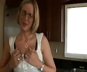 ქერა naughty სამზარეულო