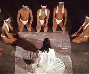 ქალს, რომელსაც სურდა, რომ მოკვდება, 1970 (ჯგუფი ეროტიული სცენა)