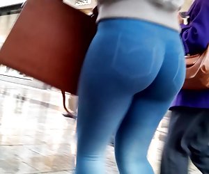 Crazy ass teen მყიდველი