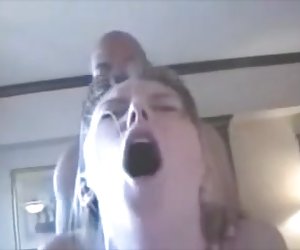 ცოლი ყველა fours დგება ეს