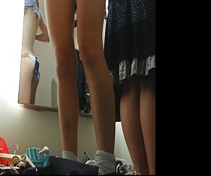 Changing room - ორი გოგონა