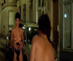 Omahyra Mota ქალი შიშველი და sex scene