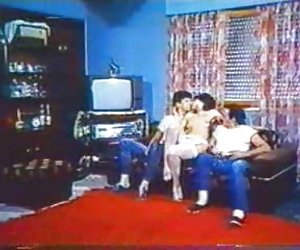 ბერძნული porn ' 70 - 80 (mikrofwno TIS alikhs Katerina Spati) 2-gr2