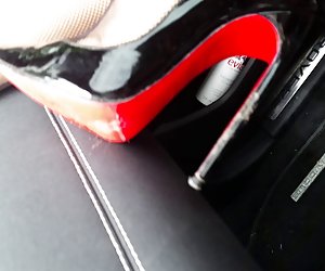 Lick my ქუსლები სუფთა! კახპა, ტყავის ავტომობილი