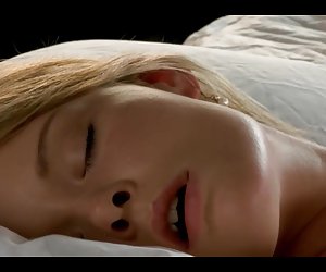 გოგო - Eating-