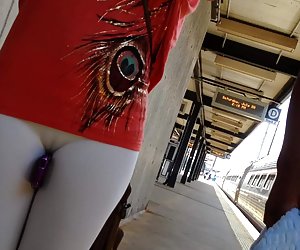 ლამაზი camel toe