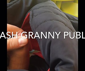 საჯარო ფლეშ და cum in slow motion.